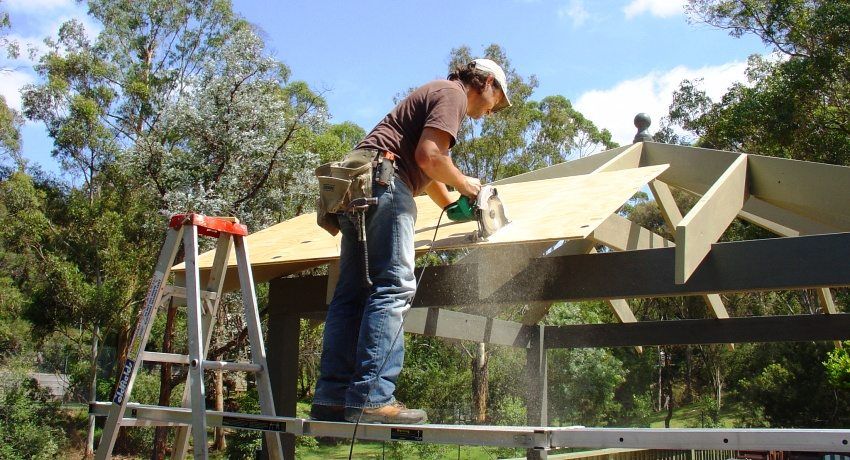 Gazebo napravite sami od drveta: gradite laganu konstrukciju korak po korak