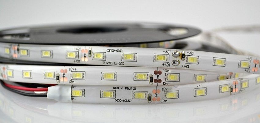 Napajanje za LED traku 12V: izbor optimalnog uređaja