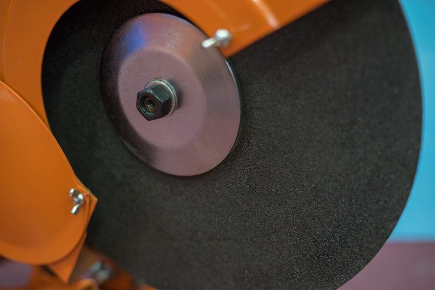 Stroj za rezanje diskova za metal: klasifikacija proizvoda