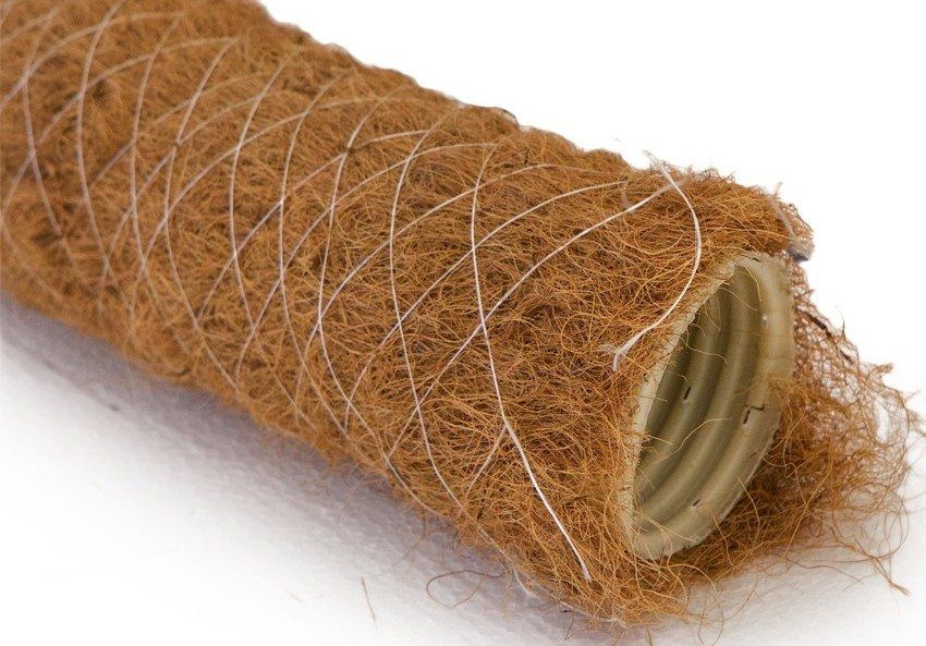 Ispustite cijev 110 u filtar: geotekstil i kokosovo vlakno