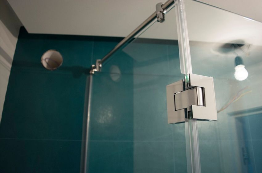Tuš kabina od stakla bez tave: ugodno rješenje za kupaonicu