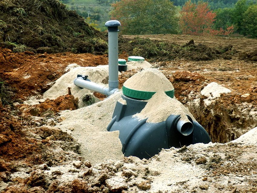 Spremnici za kanalizaciju: plastični bunari i spremnici