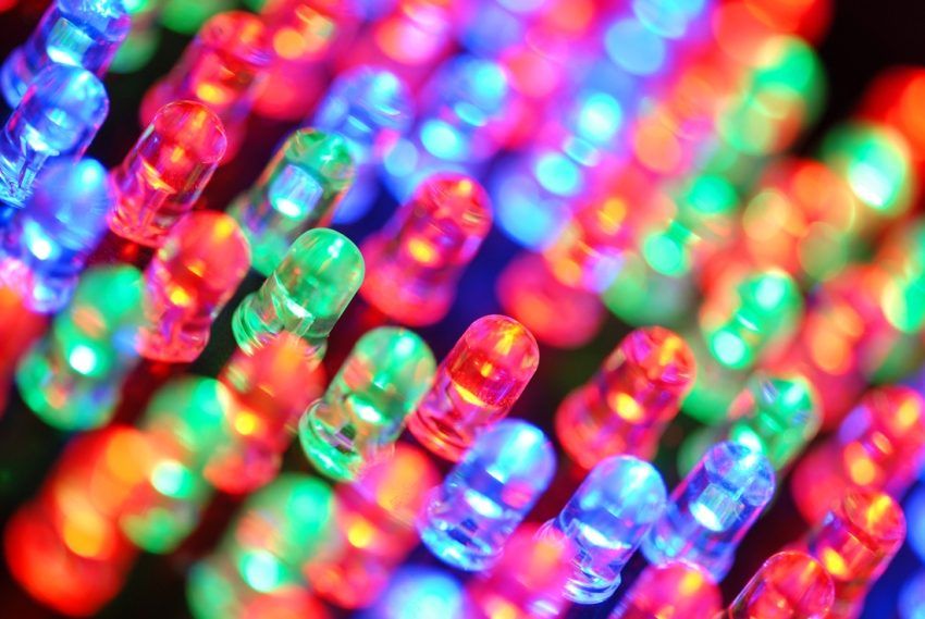 Značajke LED-a: potrošnja struje, napon, snaga i izlaz svjetla