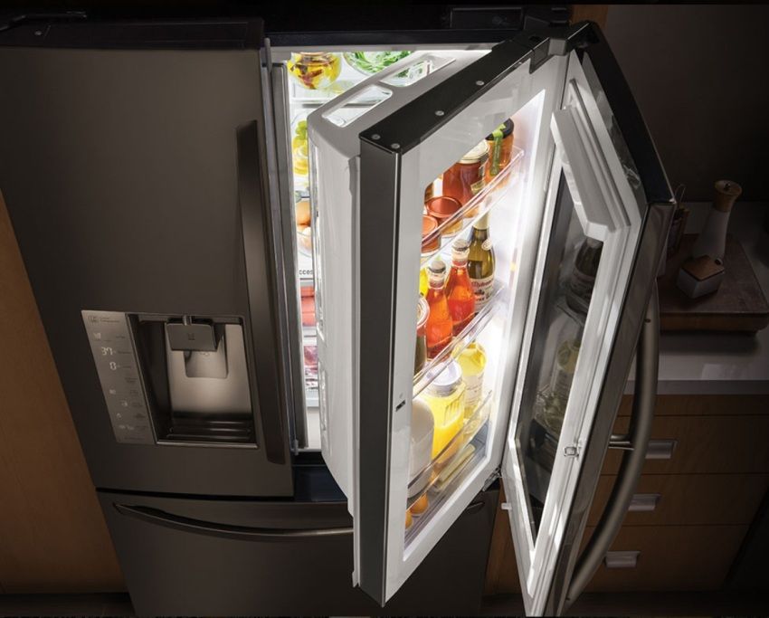 Hladnjak s prozirnim vratima: elegantna jedinica u modernoj kuhinji
