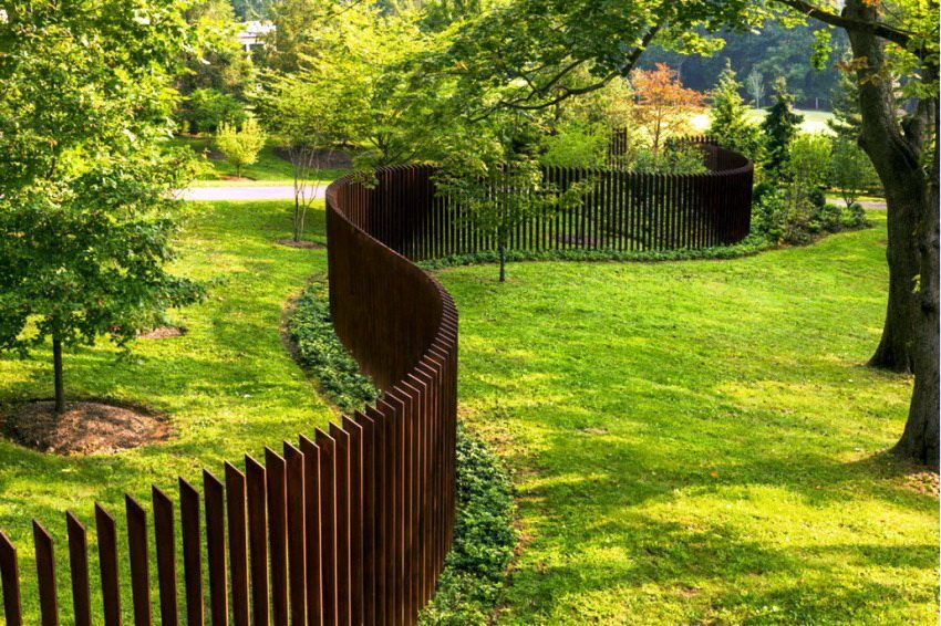 Lijepe ograde za privatne kuće: fotografije zanimljivih živica