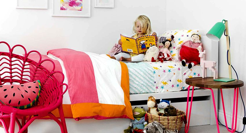 Krevet za djevojčice: razne dizajne za mladu damu