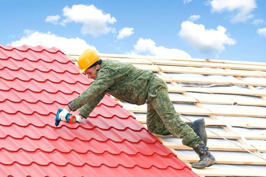 Ugradnja metala: korak po korak upute za samostalno završavanje krova
