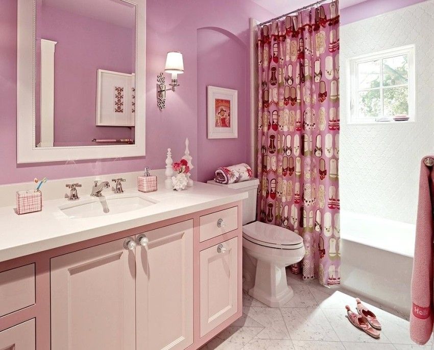 Pozadina za kupaonicu: univerzalno rješenje za elegantnu sobu