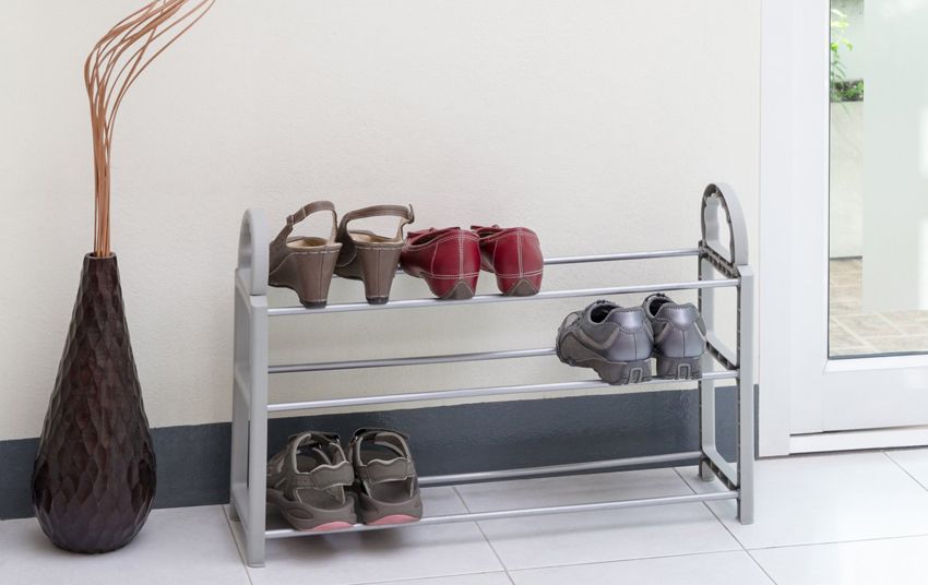 Police za cipele u hodniku: važan detalj interijera za ugodan život