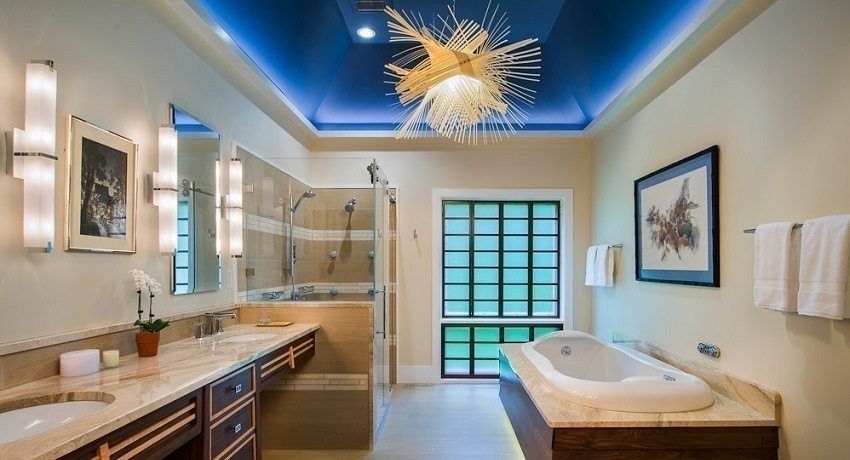 Strop u kupaonici: kako odabrati materijal za njegov dizajn
