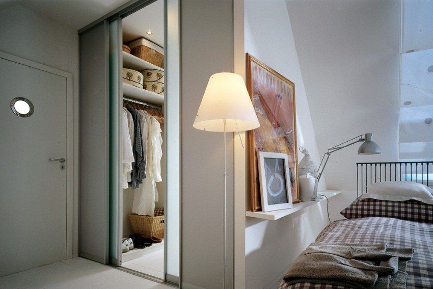 Klizna vrata za garderobu: pregled udobnih i modernih dizajna
