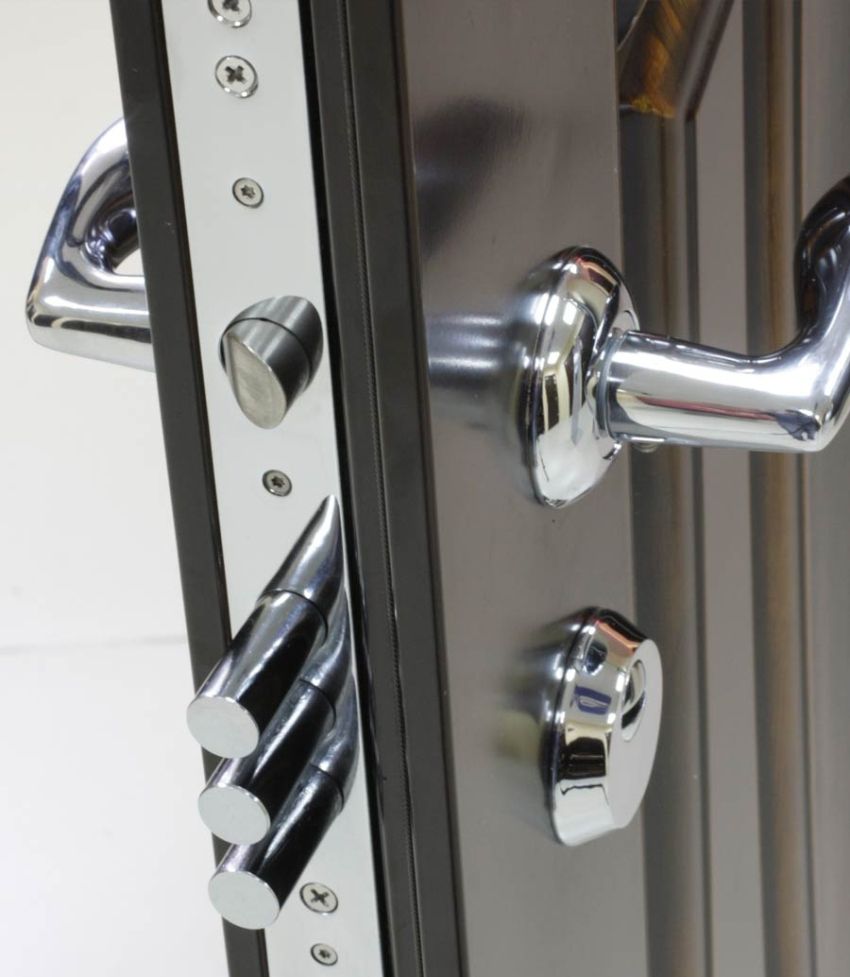 Popravite metalna ulazna vrata: kako popraviti platno