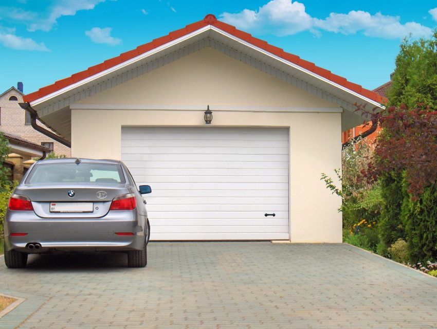 Sekcijska vrata do garaže: veličina i cijena praktičnih izvedbi