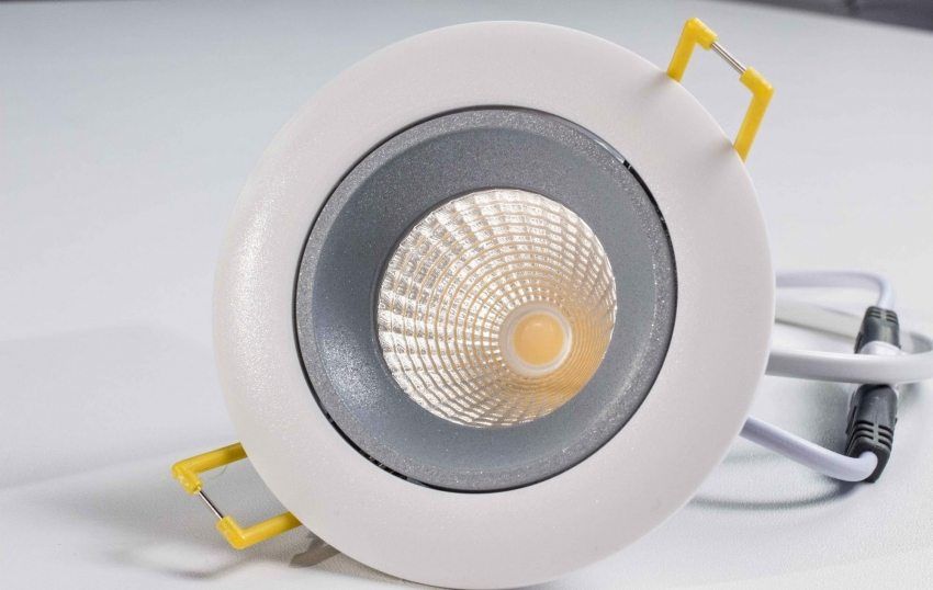 LED svjetiljke za unutarnju rasvjetu: nadzemne i uvučene