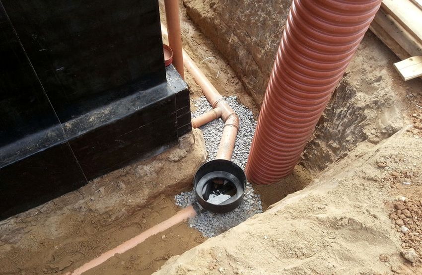Kanalizacijske cijevi za vanjsku kanalizaciju: izgradnja komunikacija