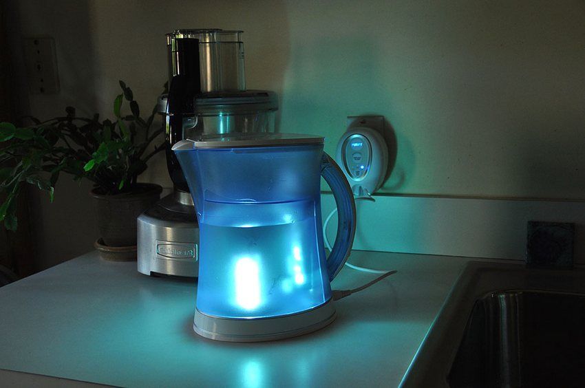 Ultraljubičasta svjetiljka za kućnu uporabu: izbor uređaja