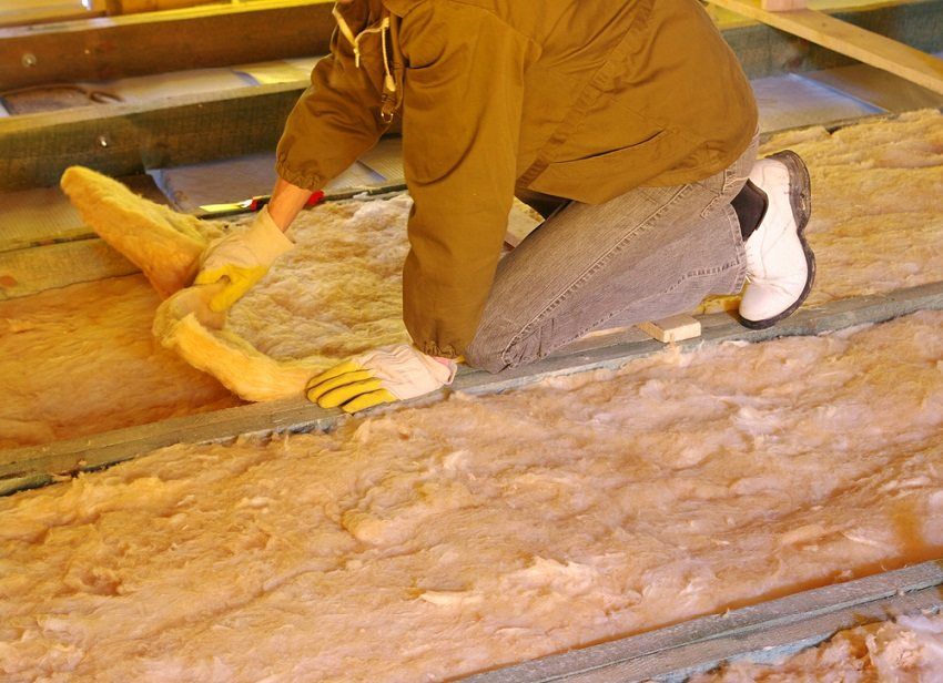 Izolacija poda u drvenoj kući, koju je bolje odabrati i montirati