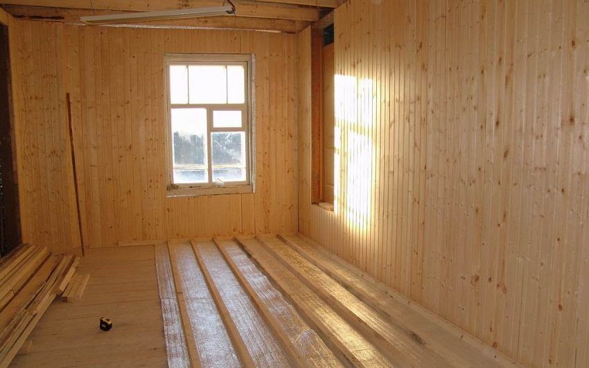Izolacija poda u drvenoj kući, koju je bolje odabrati i montirati