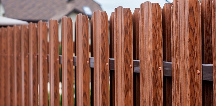 Ograda od metalne ograde: fotografije urednih ograda